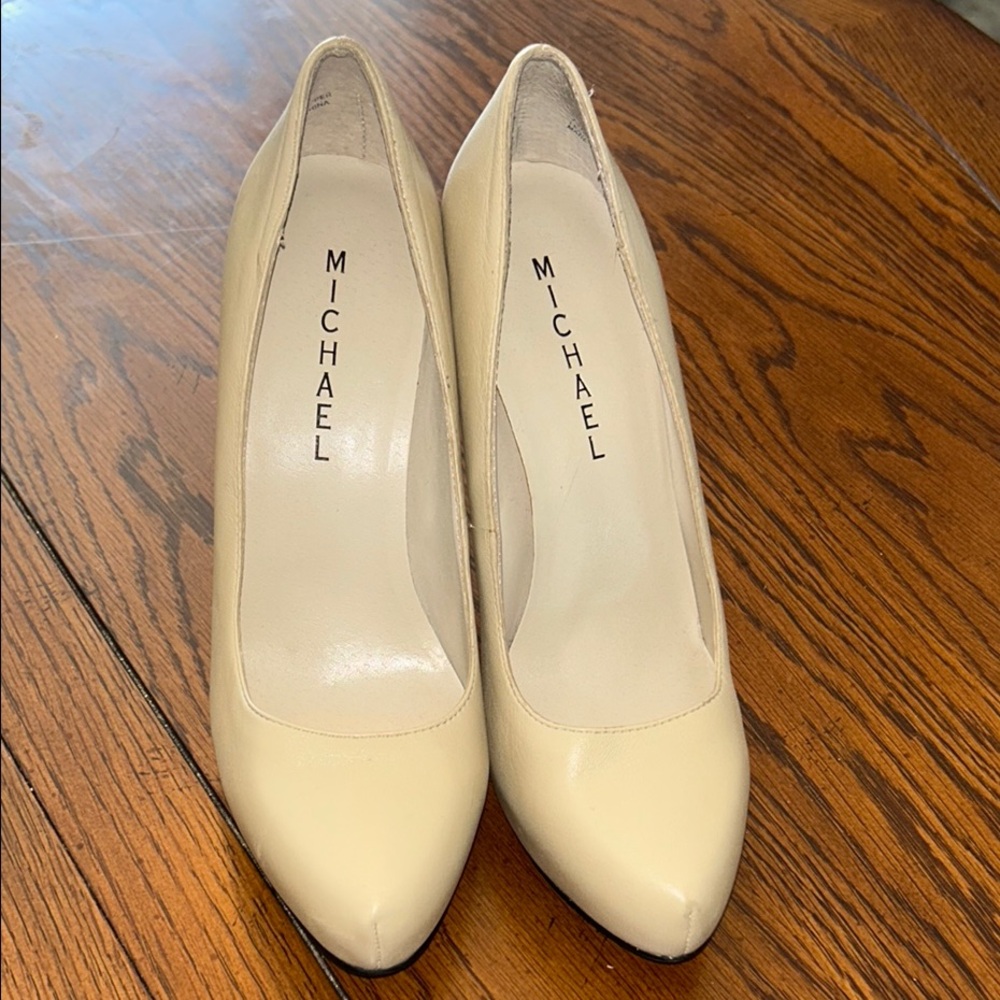 Michael Shannon Women's Cream Pumps